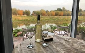 B&B Stien, fijn verblijf aan open vaarwater